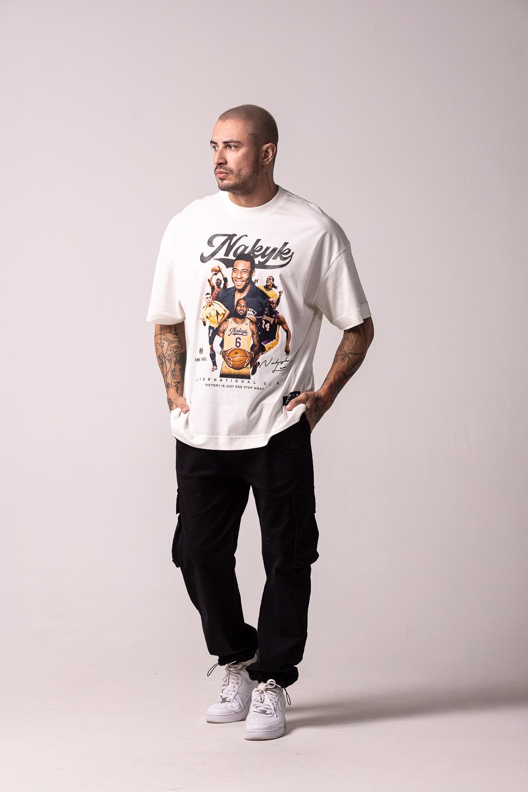 Camiseta Heroes Over Off White