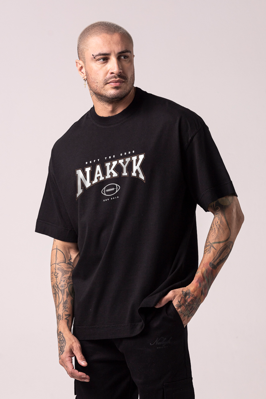 camiseta thompson preta